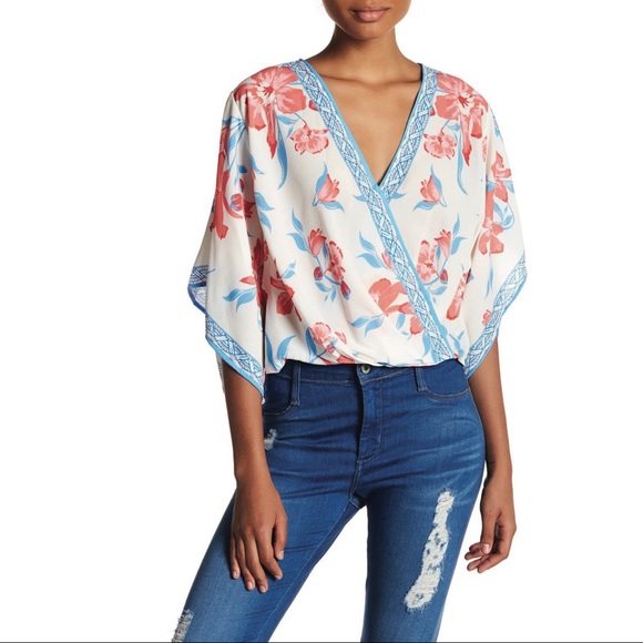 Flying Tomato Surplice Floral Crop Top, L - Picture 8 of 8